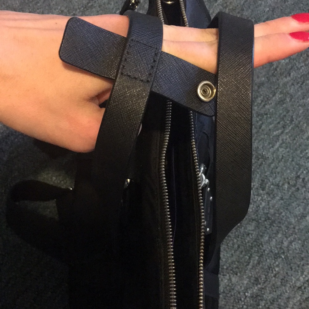 Henri Bendel Additional Photos - image 1